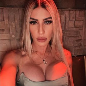 Meet your Posher, Vivi